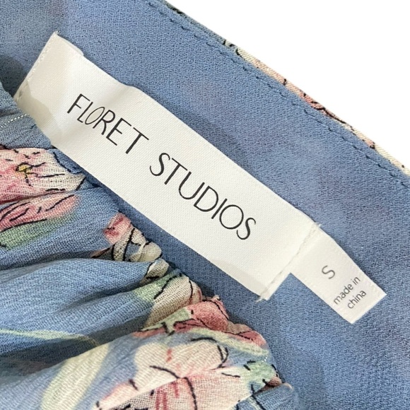 Floret Studios blue floral v neck smocked ruffle midi dress high slit size small - Picture 13 of 14